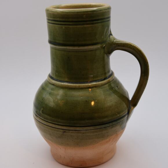 John Hudson Pottery Jug Vtg Yorkshire Green Glaze Earthenware Pitcher Signed 'H' - Picture 3 of 6